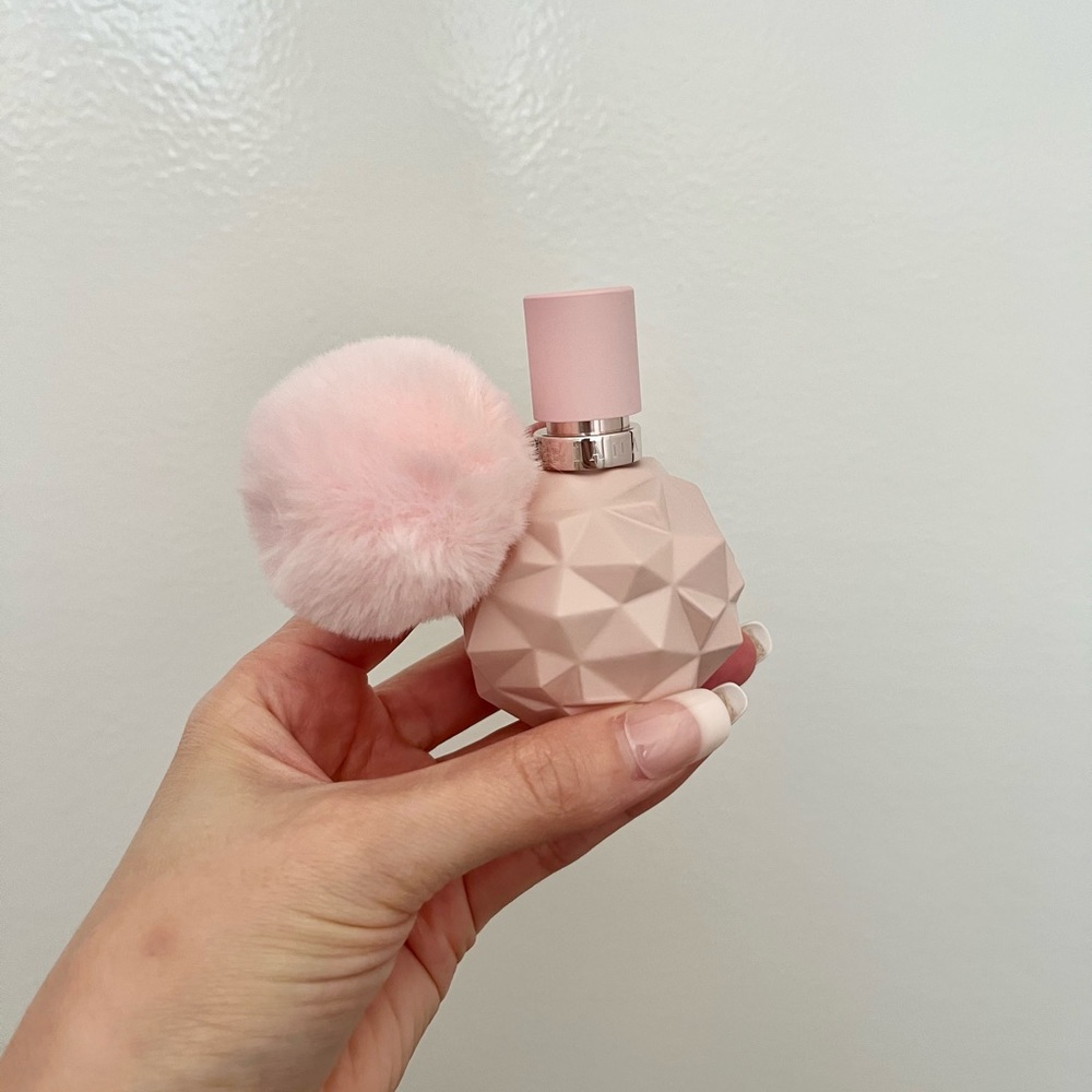 Ariana Grande Sweet Like Candy